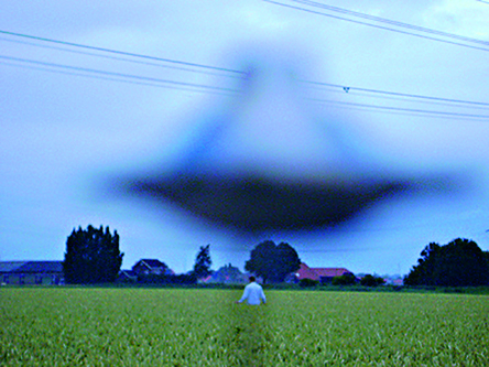 Μεγάλο ΑΤΙΑ πάνω από αγρογλυφικό στο Standdaarbuiten της Ολλανδίας, την 11η Ιουλίου του 2009. Φωτογραφήθηκε από τον Robbert van den Broeke.